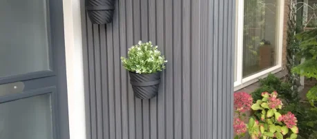 kunststof-gevelbekleding-antraciet-met-aku-wallclip-set.webp
